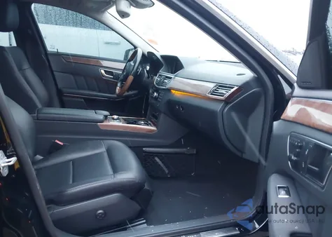 2013 Mercedes-Benz E 350 4Matic из США, поврежденный, VIN WDDHF8JB9DA723688